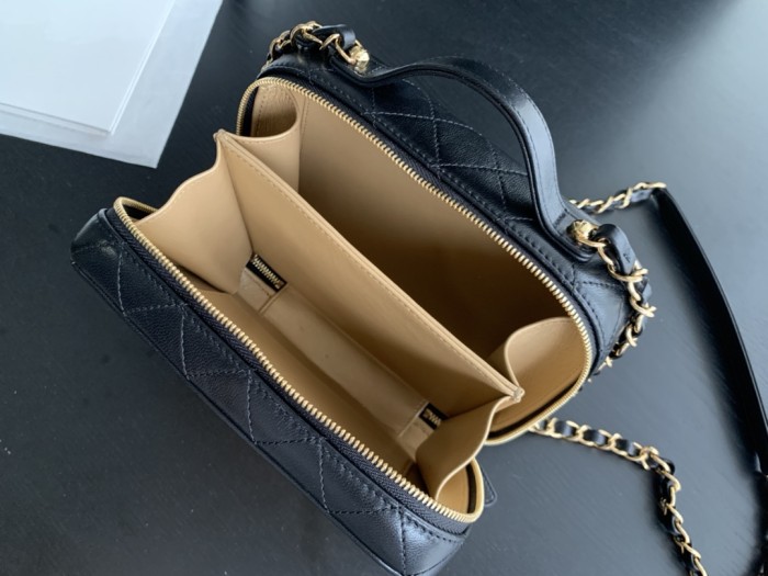 Handbag Chanel 2900 size 20cmx19cmx9 cm