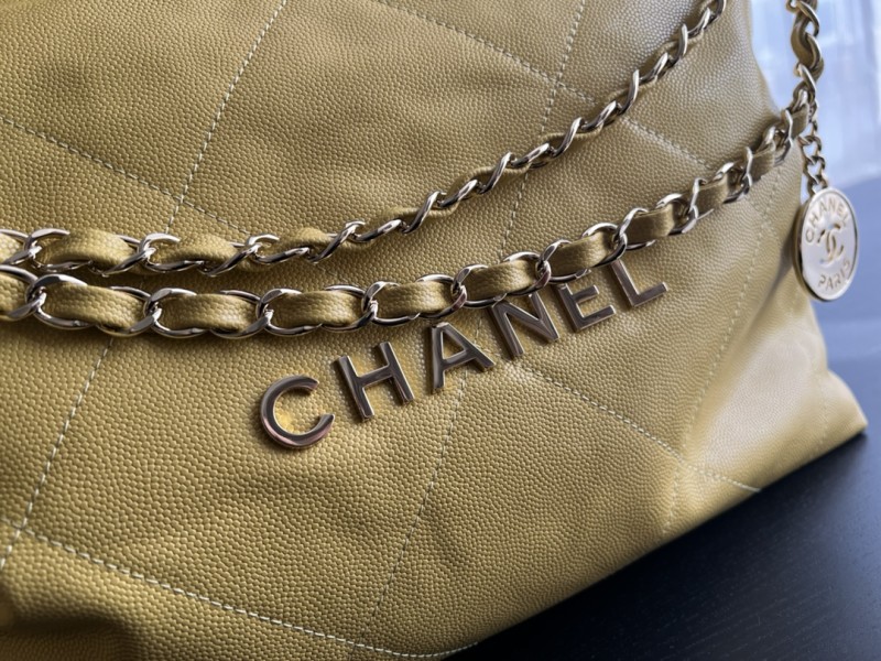 Handbag Chanel size 35cmx37cmx7 cm