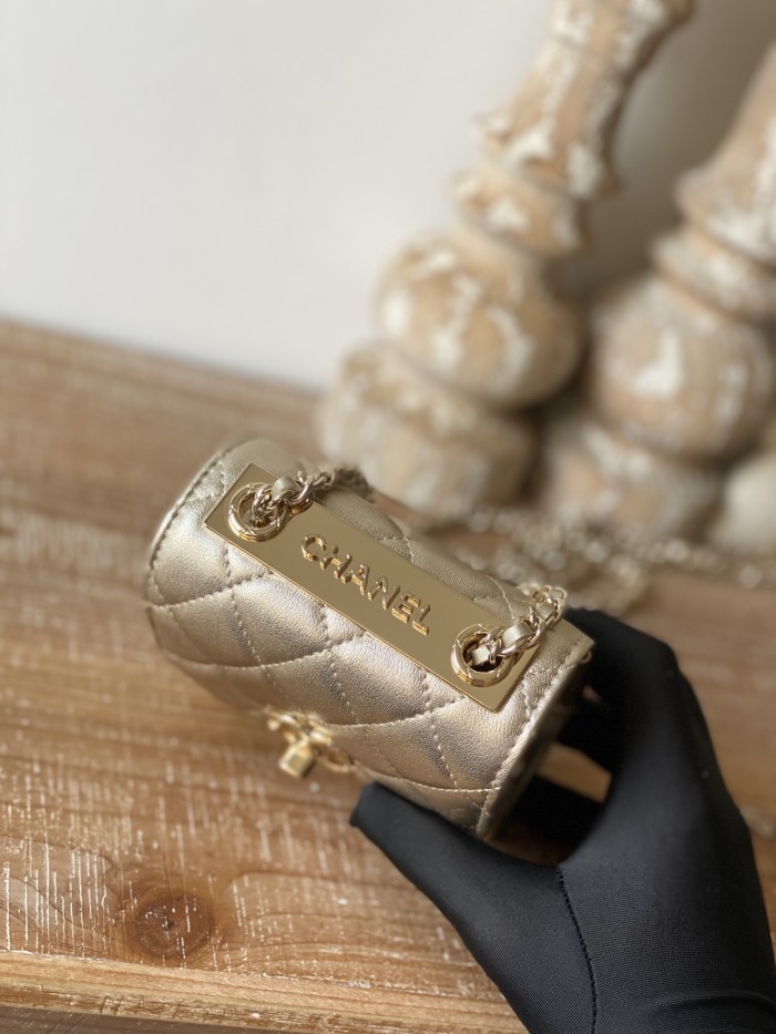 Handbag Chanel 88631 size 11 11 5 cm