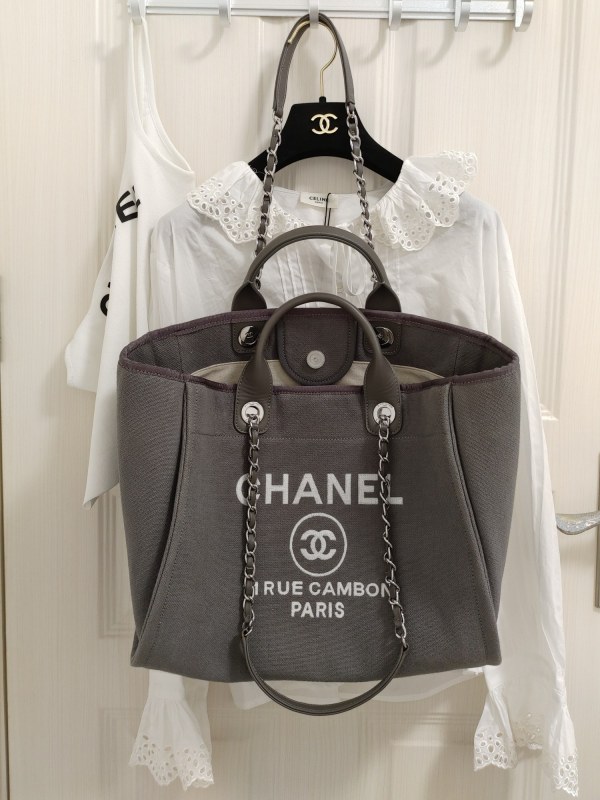 Handbag Chanel size 38 cm
