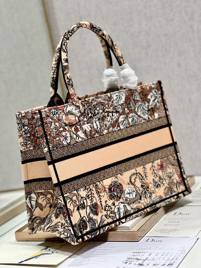 Handbag Dior 1286 size 36×28 cm