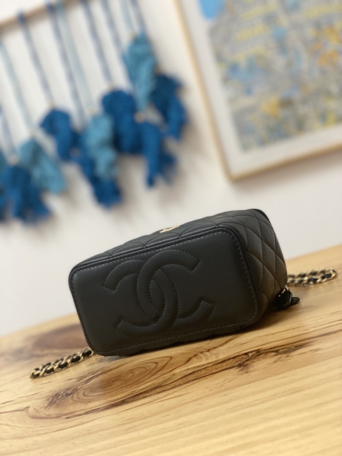 Handbag Chanel 81220 size 16 9.5 8 cm