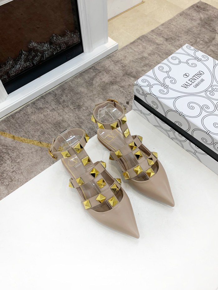 VALENTINO GARAVANI Roman Stud WOMEN 33