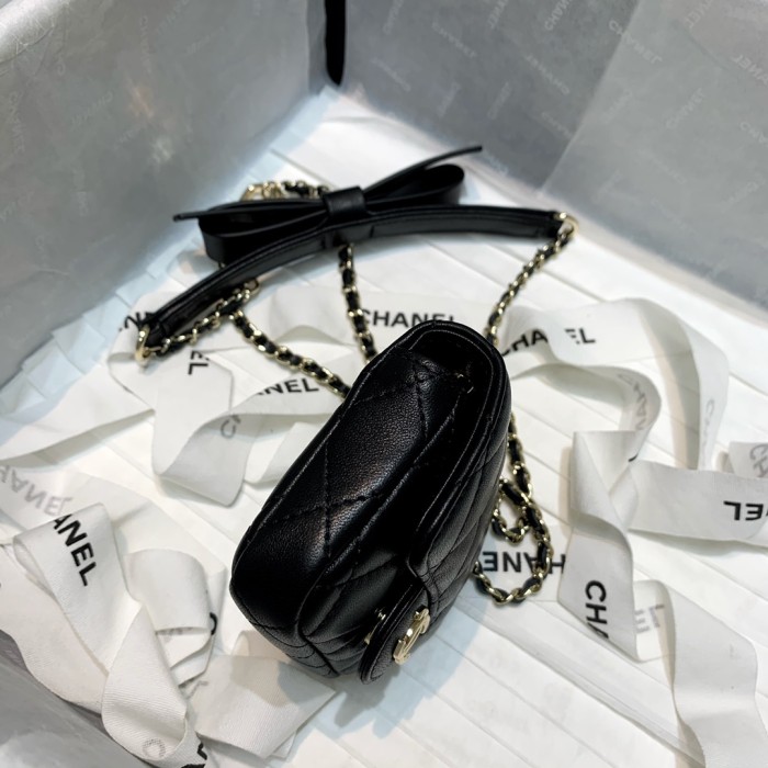 Handbag Chanel 10603 size 10 2 7.5 cm