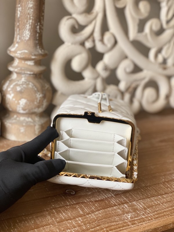 Handbag Chanel 2750 size 14*11*8 cm