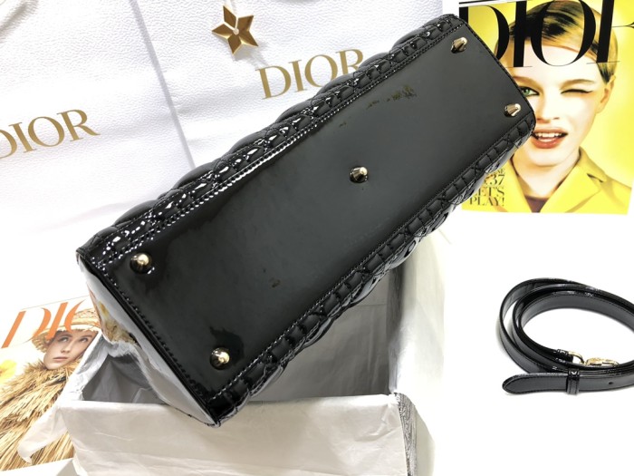 Handbag Dior M0566 size 32*25*11 cm