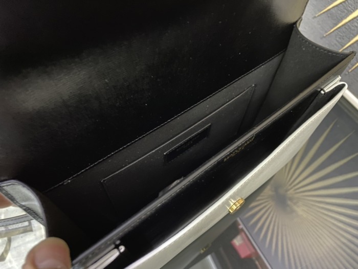 Handbags SAINT LAURENT 634723 size 25x18x5 cm