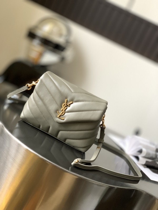 Handbags SAINT LAURENT 467072 size 20X14X7 cm