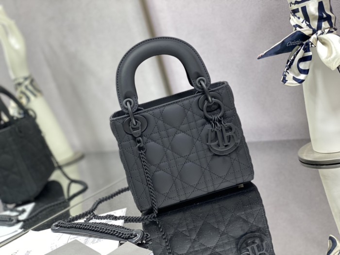 Handbag Dior size 17 cm