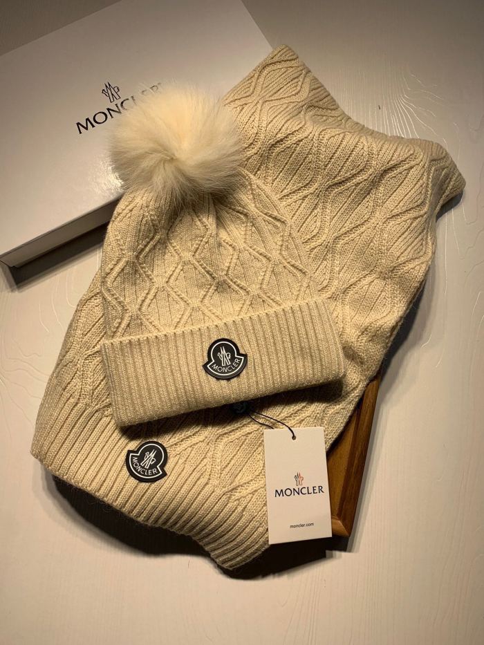 Hat & Scarf Moncler 1