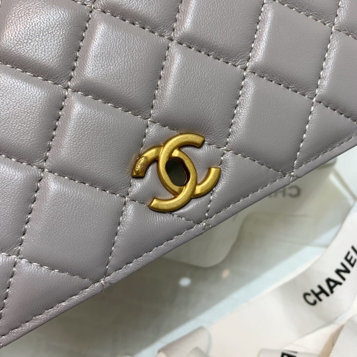 Handbag Chanel 81133 size 19 cm