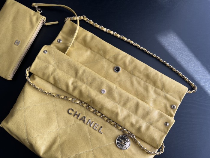 Handbag Chanel size 39cmx42cmx8 cm