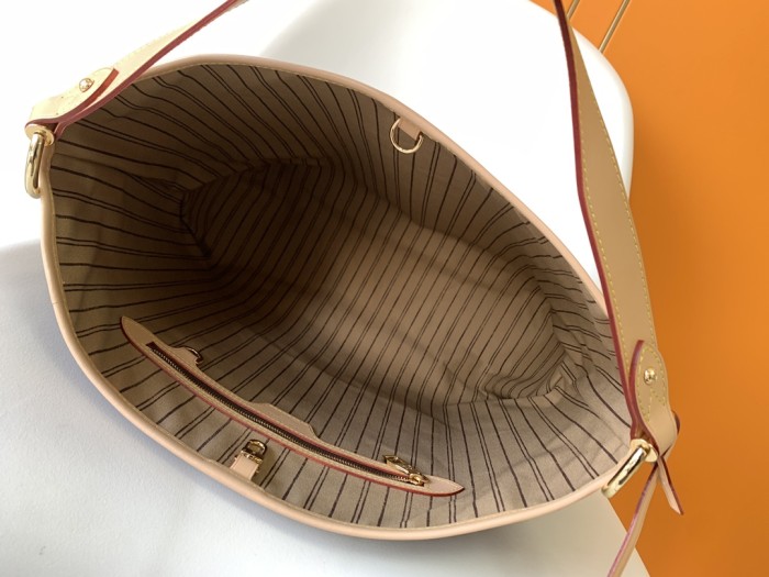 Handbag Louis Vuitton M50156 size ：41.0×33.0×15.0 cm