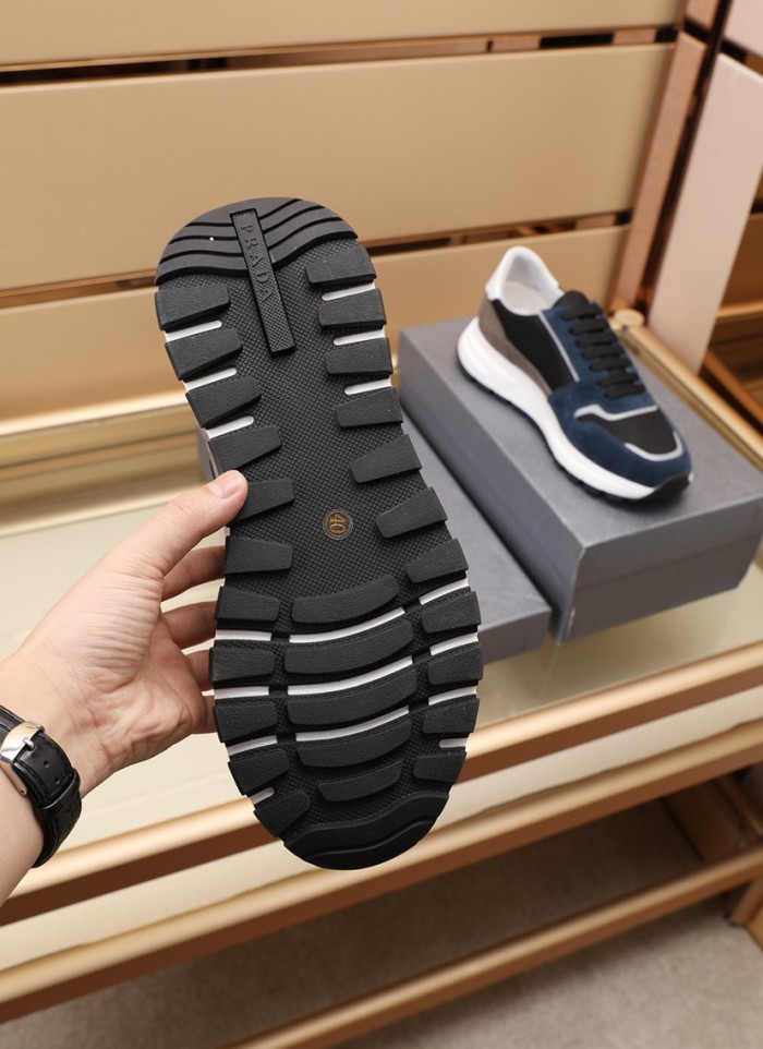 Prada Low Top sneaker 27