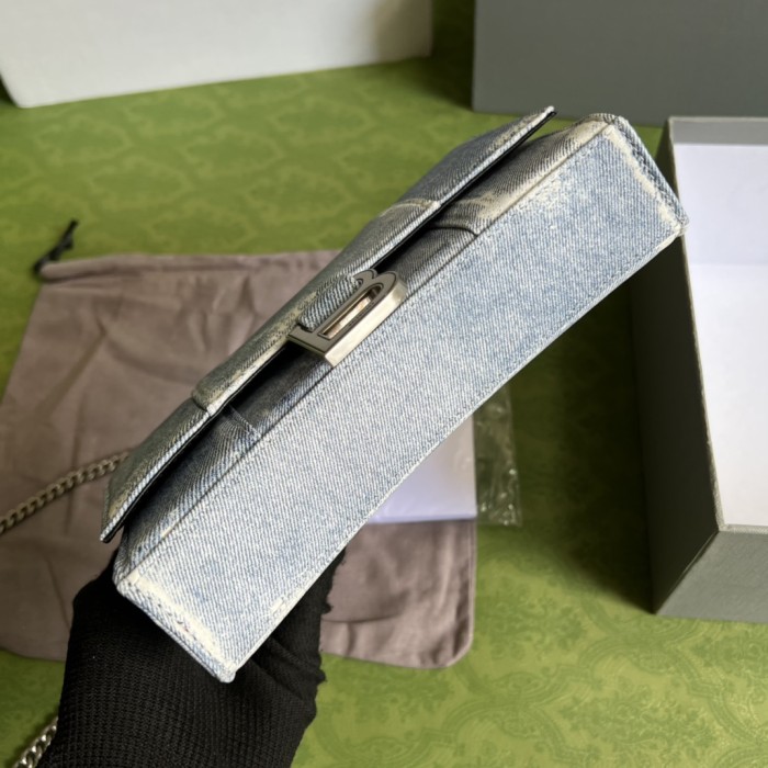 Handbag Gucci 656050 size 19*12*5 cm