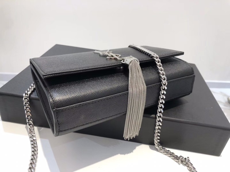 Handbags SAINT LAURENT 469390 size 20x12.5x5 cm