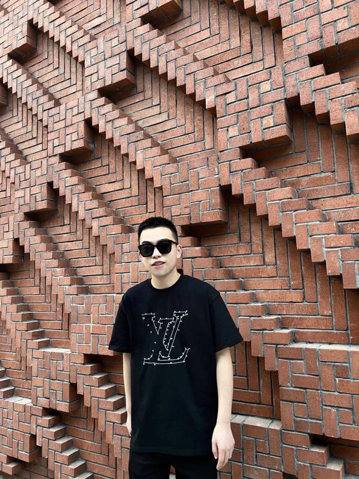 Clothes Louis Vuitton 43