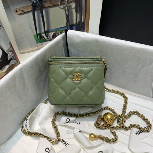 Handbag Chanel 81136 size 10.5 8.5 7 cm