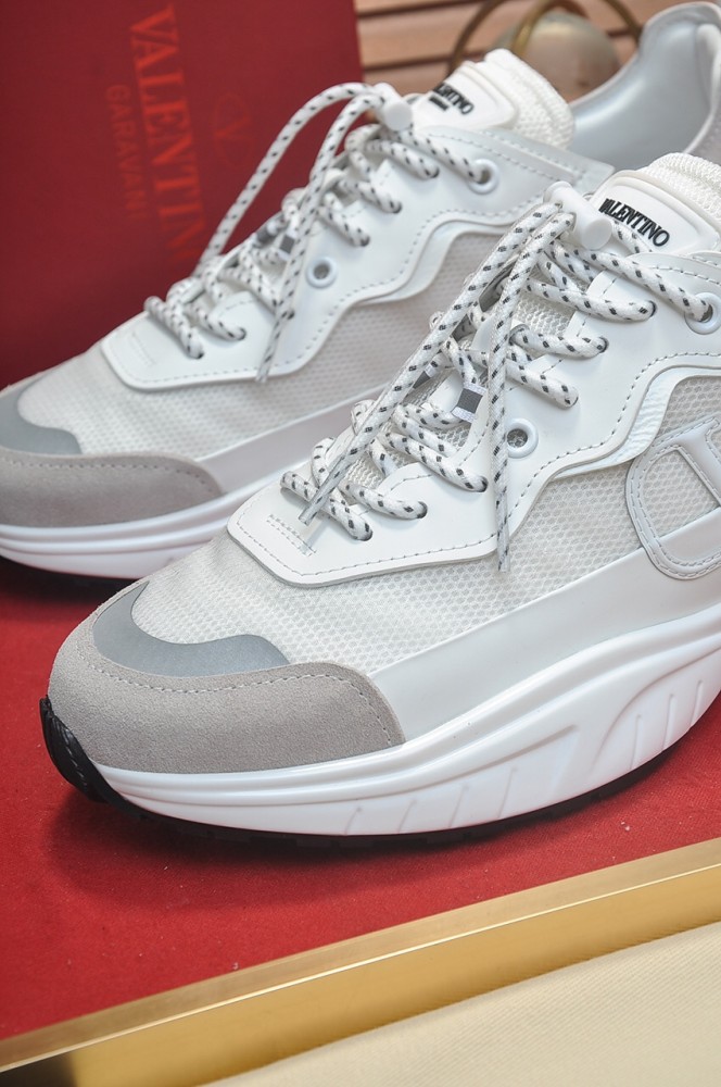 Valentino Garavani Low-top sneakers 20