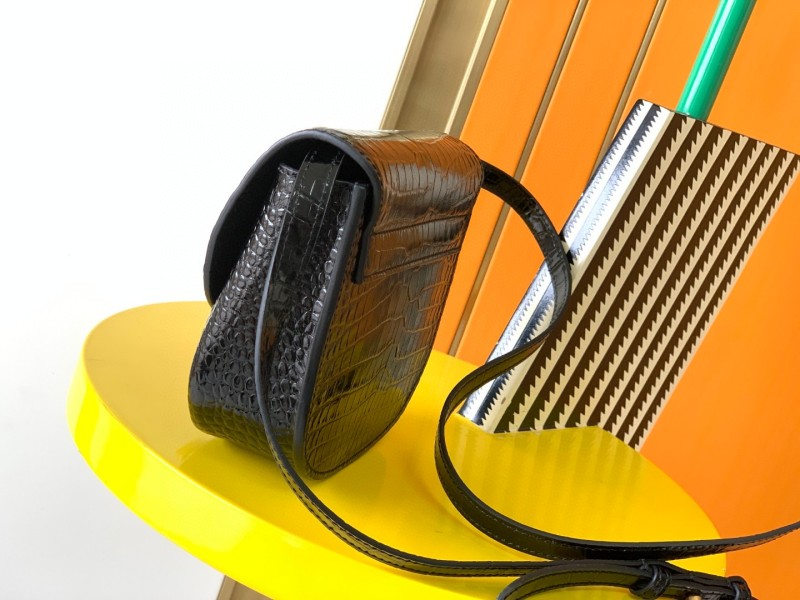 Handbags SAINT LAURENT 619740 size 18x15.5x5.5 cm