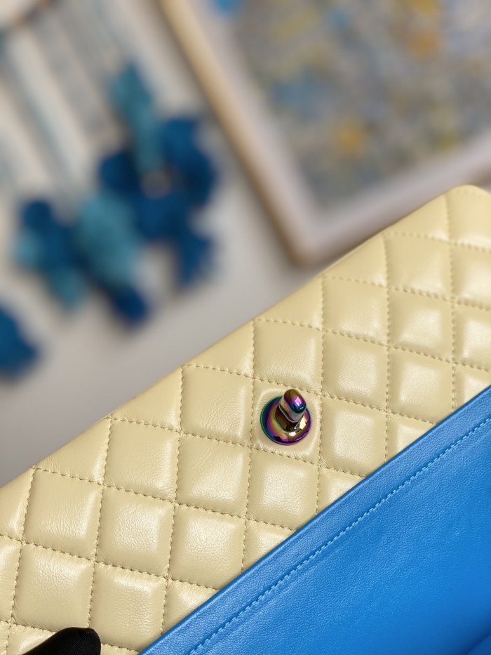 Handbag Chanel 112 size 25 cm