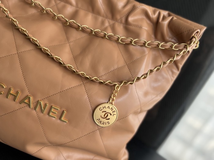 Handbag Chanel size 39cmx42cmx8 cm