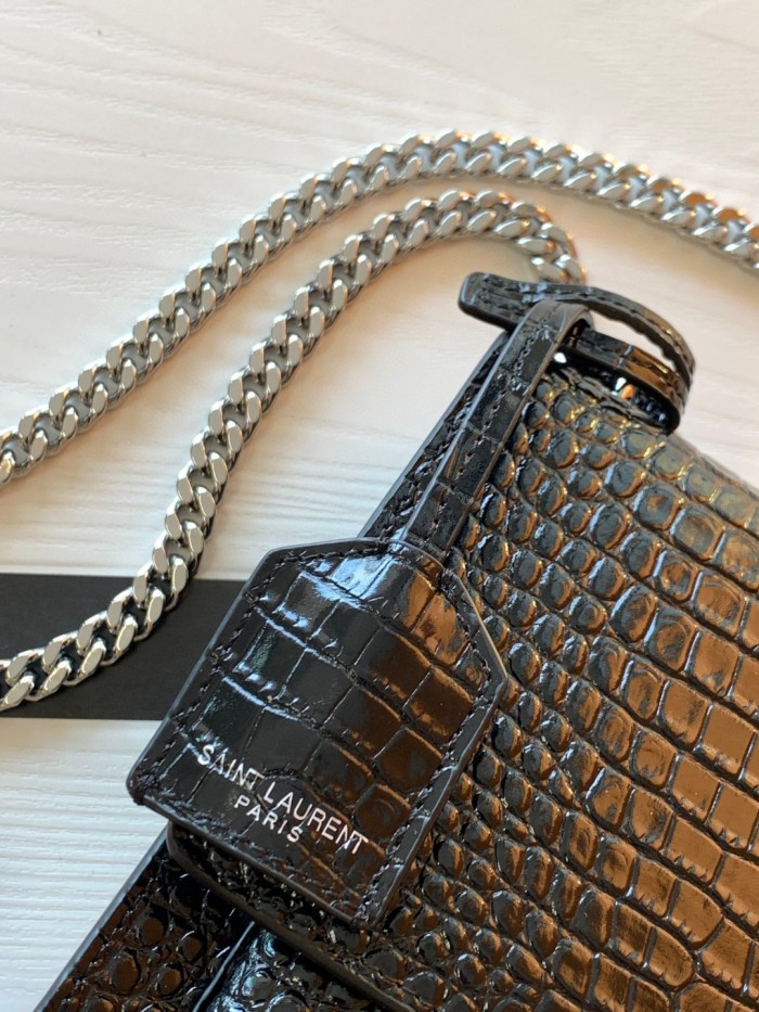 Handbags SAINT LAURENT 442906 size 22x8x16 cm