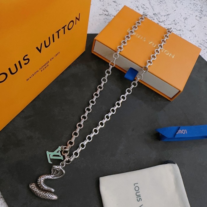Clothes Louis Vuitton 44