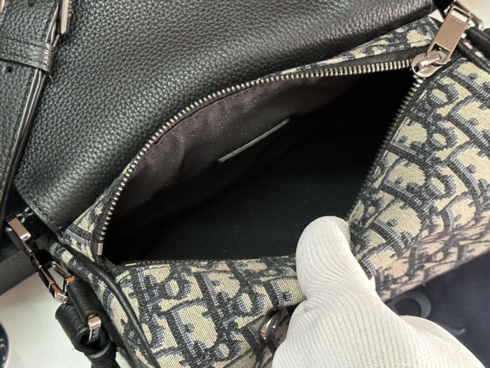 Handbag Dior 93368 size 21x12 x 12 cm