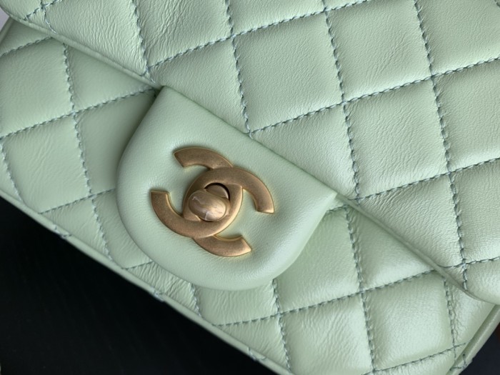 Handbag Chanel size 17 cm