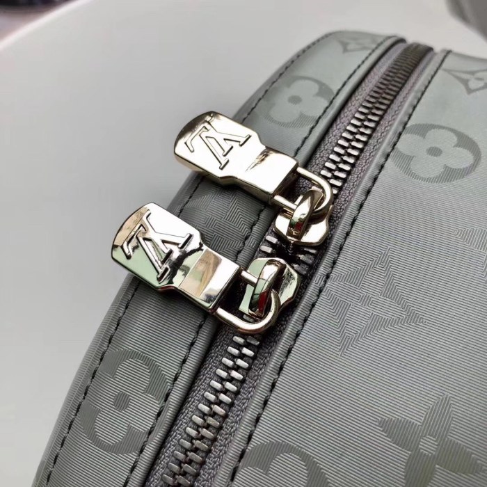 Handbag Louis Vuitton M43882 size 32x43x13cm