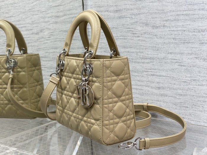 Handbag Dior size 20 cm