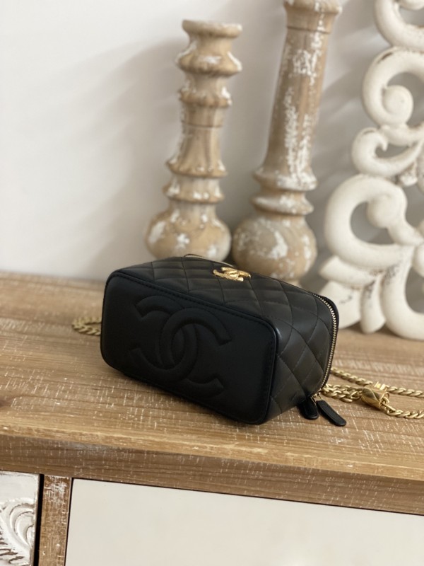 Handbag Chanel 81222 size 16.5 cm