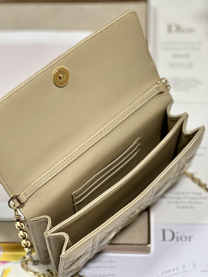 Handbag Dior 0980 size 21 x 11.5 x 4.5 cm