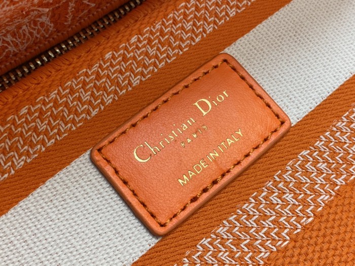 Handbag Dior size 24 cm