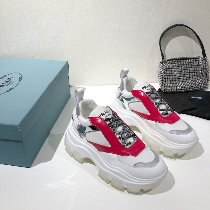 Prada Low Top sneaker 49