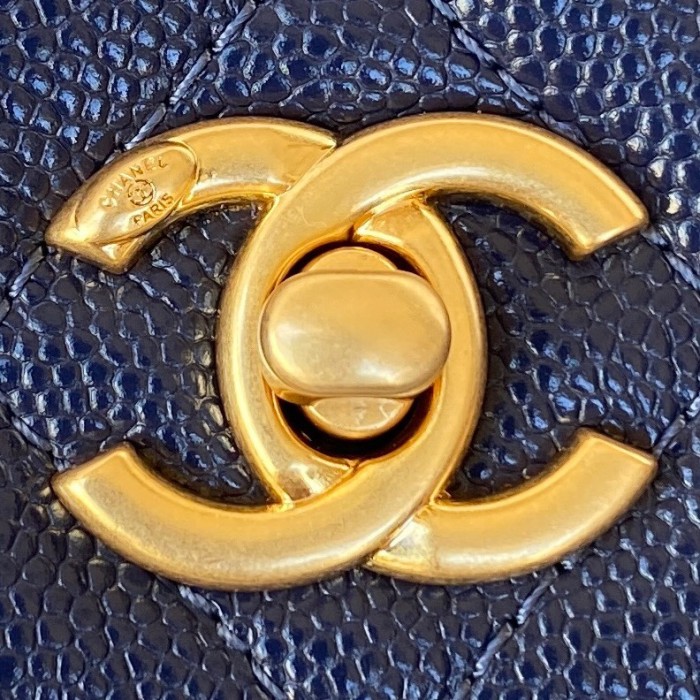 Handbag Chanel AP2840 size 12.3x19.2x3.5 cm
