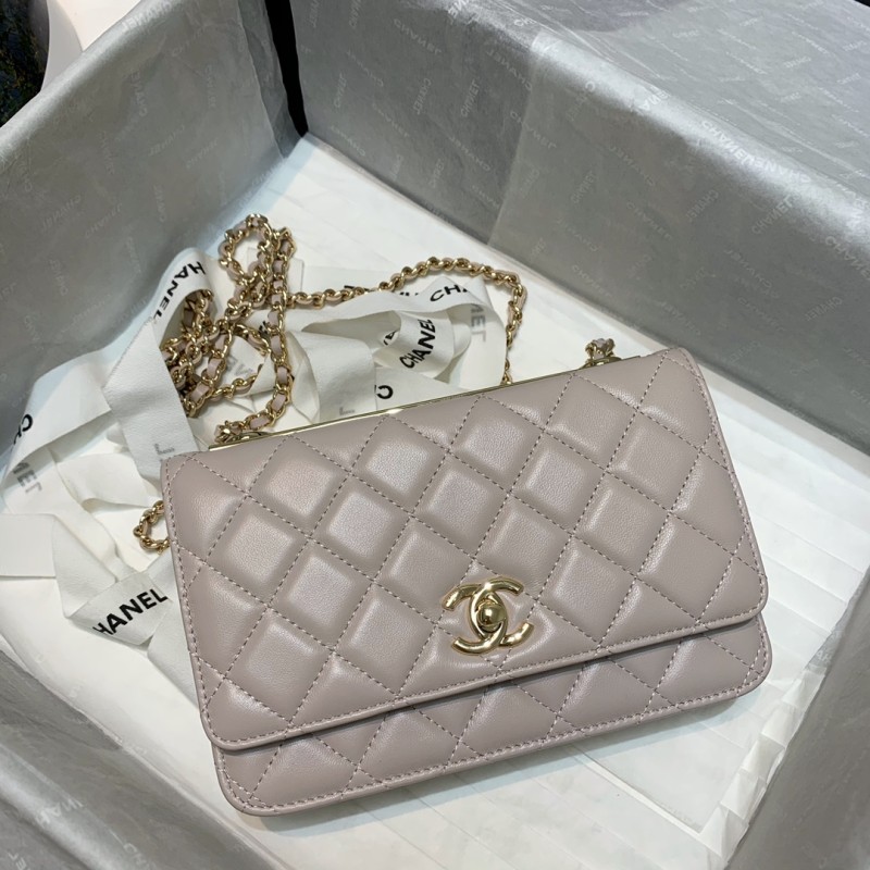 Handbag Chanel 88633 size 19 cm