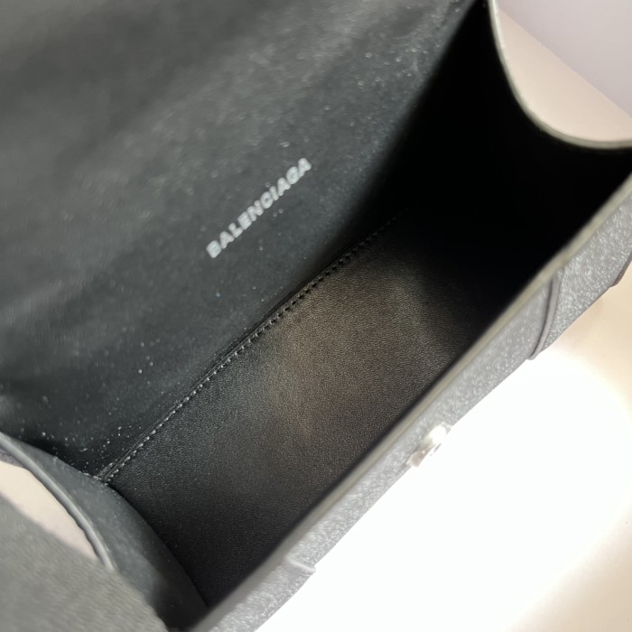 Handbag Gucci 5928331 size 19*13*8 cm