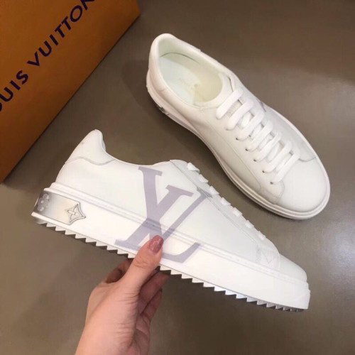 Louis Vuitton Low Top sneaker 22