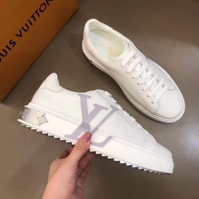Louis Vuitton Low Top sneaker 22