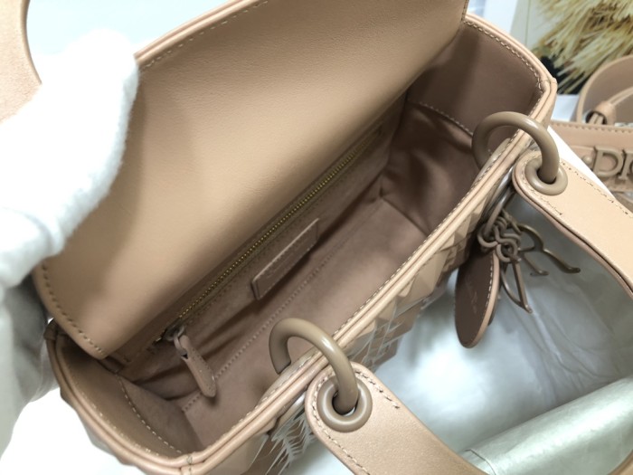 Handbag Dior M0538 size 20*16.5*8 cm