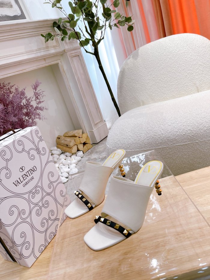 VALENTINO GARAVANI ROMAN STUD WOMEN 11