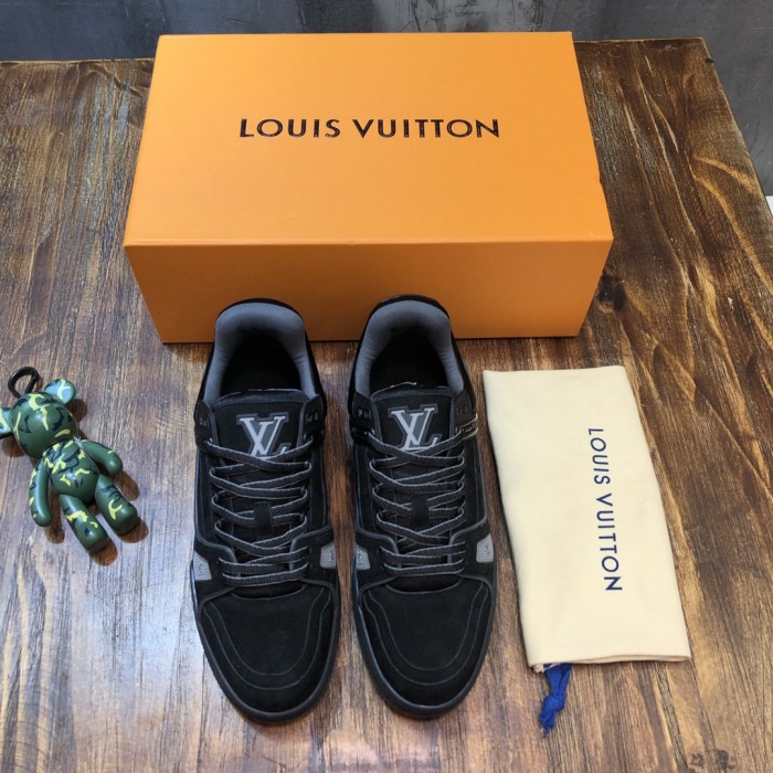 Louis Vuitton Trainer Sneakers 37