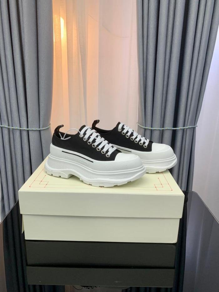 Alexander McQueen Tread Slick Low Lace Up Black White
