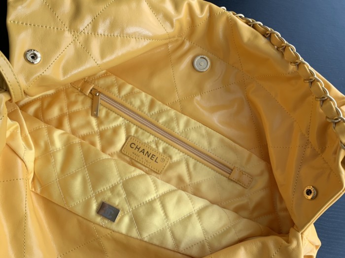 Handbag Chanel size 39cmx42cmx8 cm