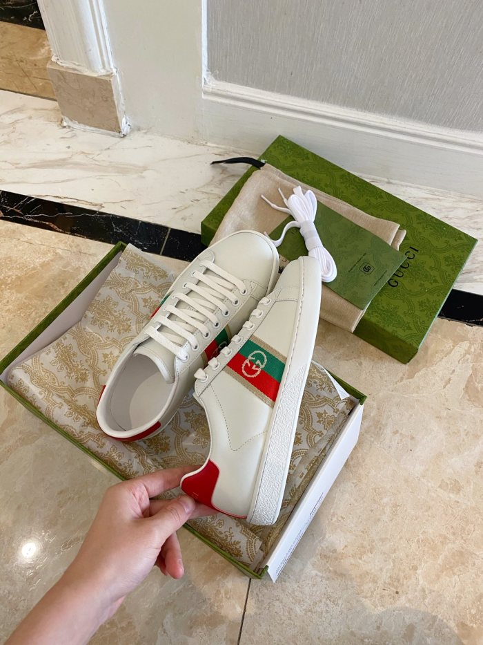 Gucci Women's Ace sneaker with bee sneaker 4