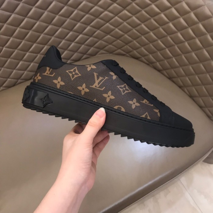Louis Vuitton Low Top sneaker 36