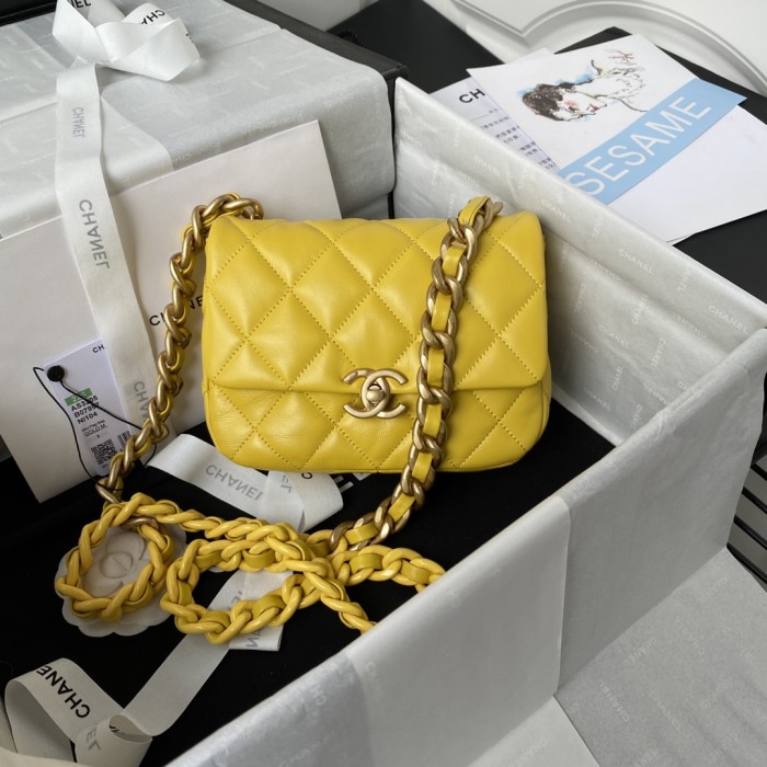 Handbag Chanel AS3205 size 13-18-6 cm
