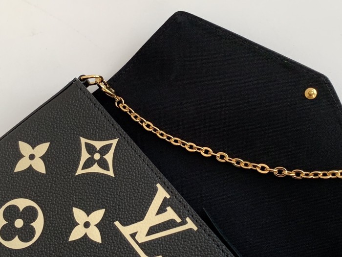 Handbag Louis Vuitton M69977 size 21.0 x 12.0 x 3.0 cm
